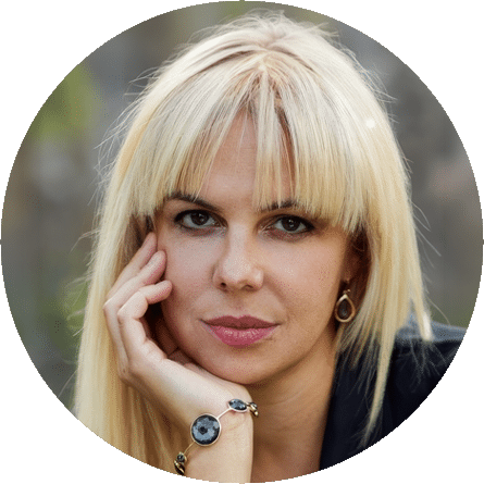 Elettra Fiumi – Italo-American documentary and AI filmmaker, founder of Fiumi Studios and speaker at AI Creator Day Zurich